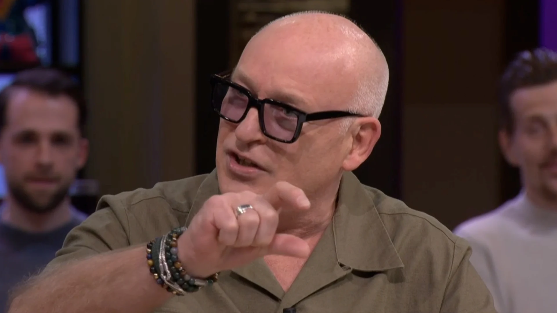 René van der Gijp verbaasd door rekening van autogarage: 'Dáár moest ik ook voor betalen!'