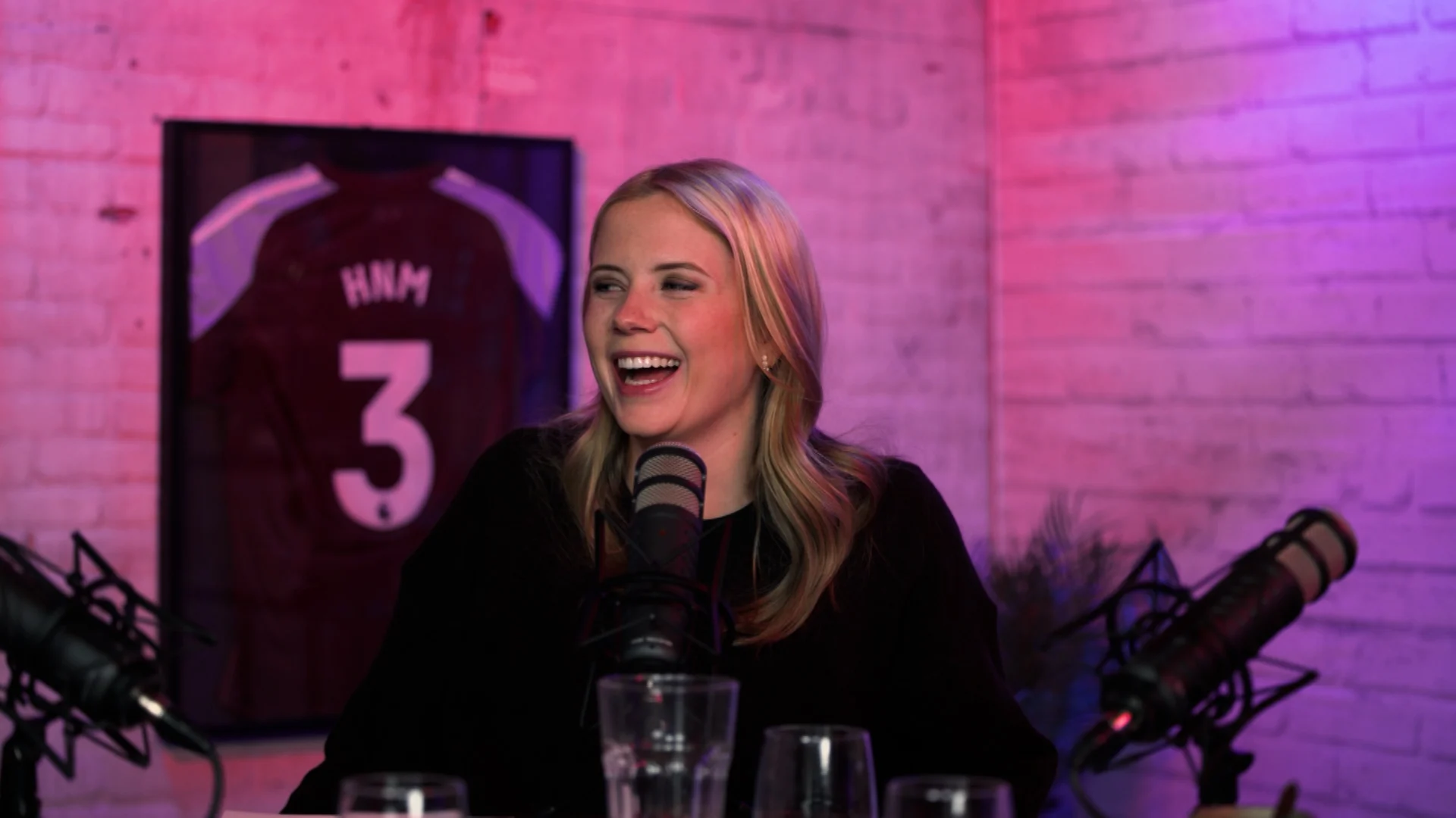 Noa oog in oog met flinke jongen