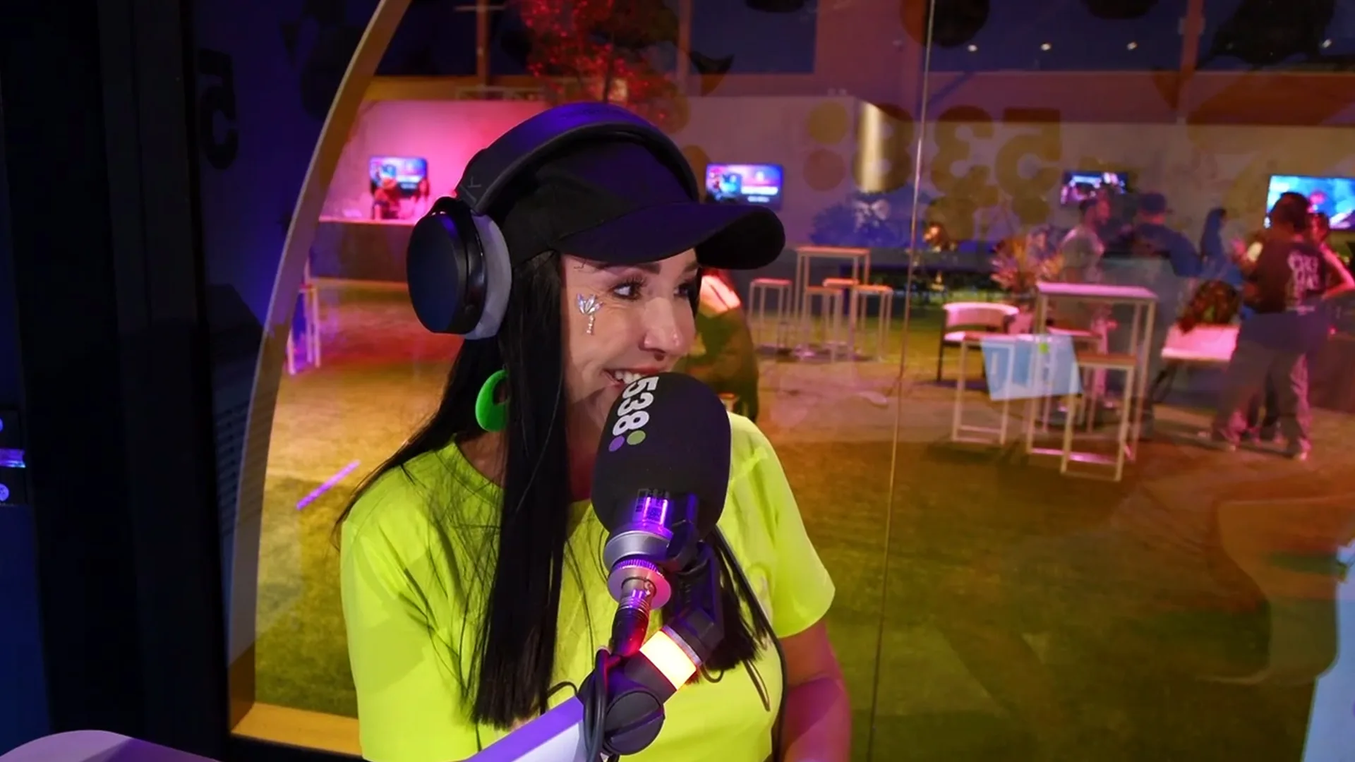 Katleen Aerts te gast bij Bas en Dylan vanuit Tomorrowland