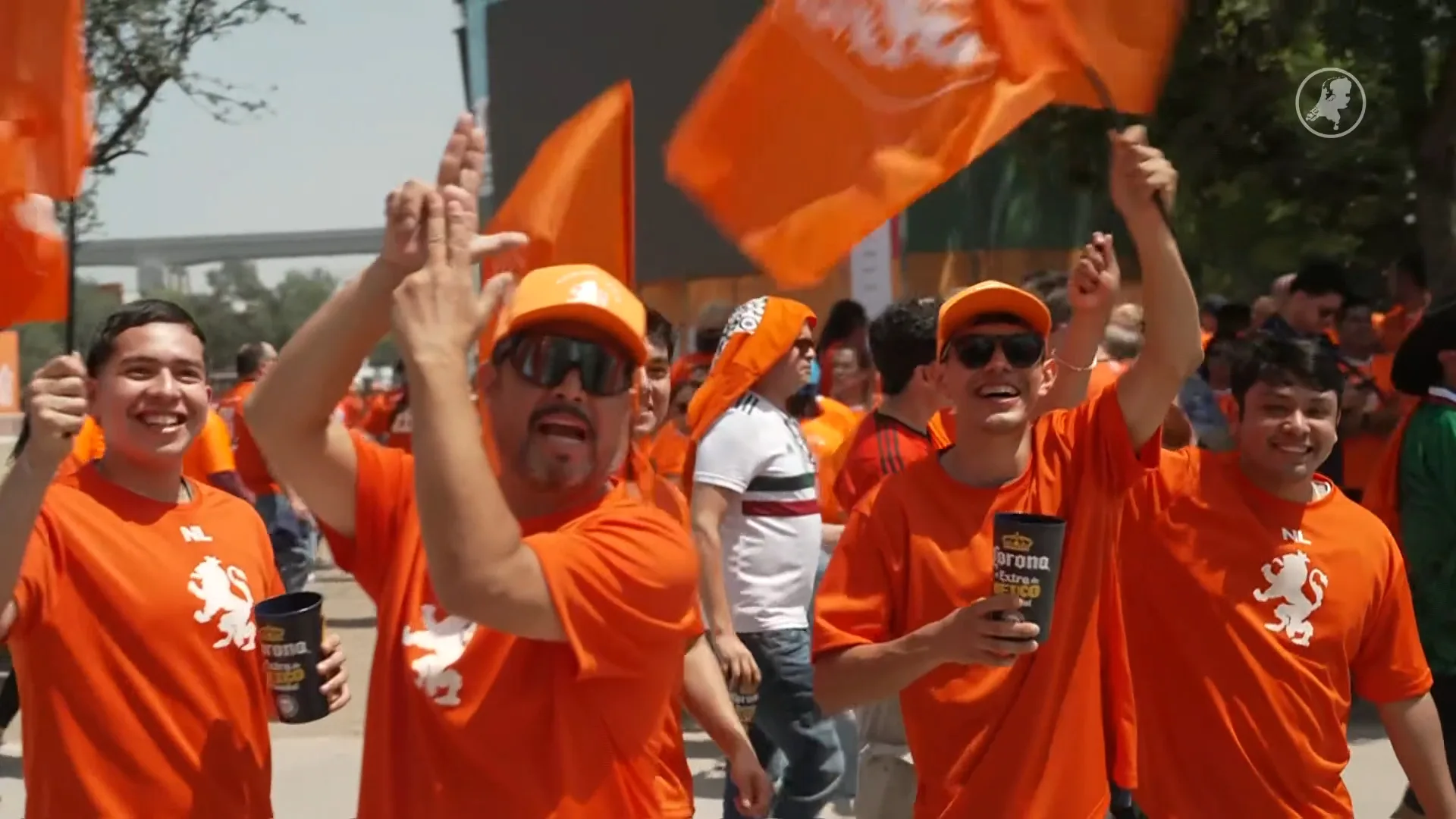 Nederlanders en Mexicanen maken zich op voor wedstrijd tegen Marokko in Monterrey
