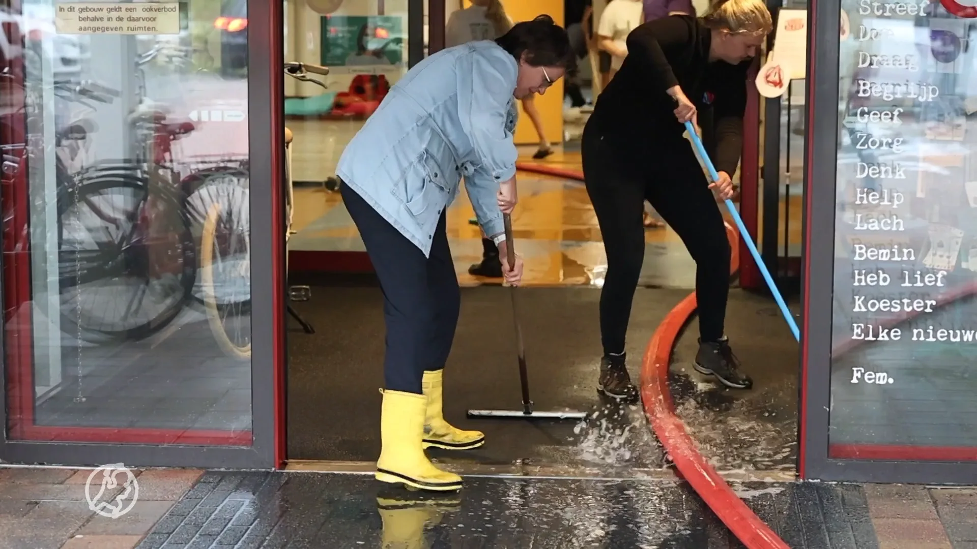 Wateroverlast door het hele land: 'Wc's spoten hagel en sneeuw, bizar!'