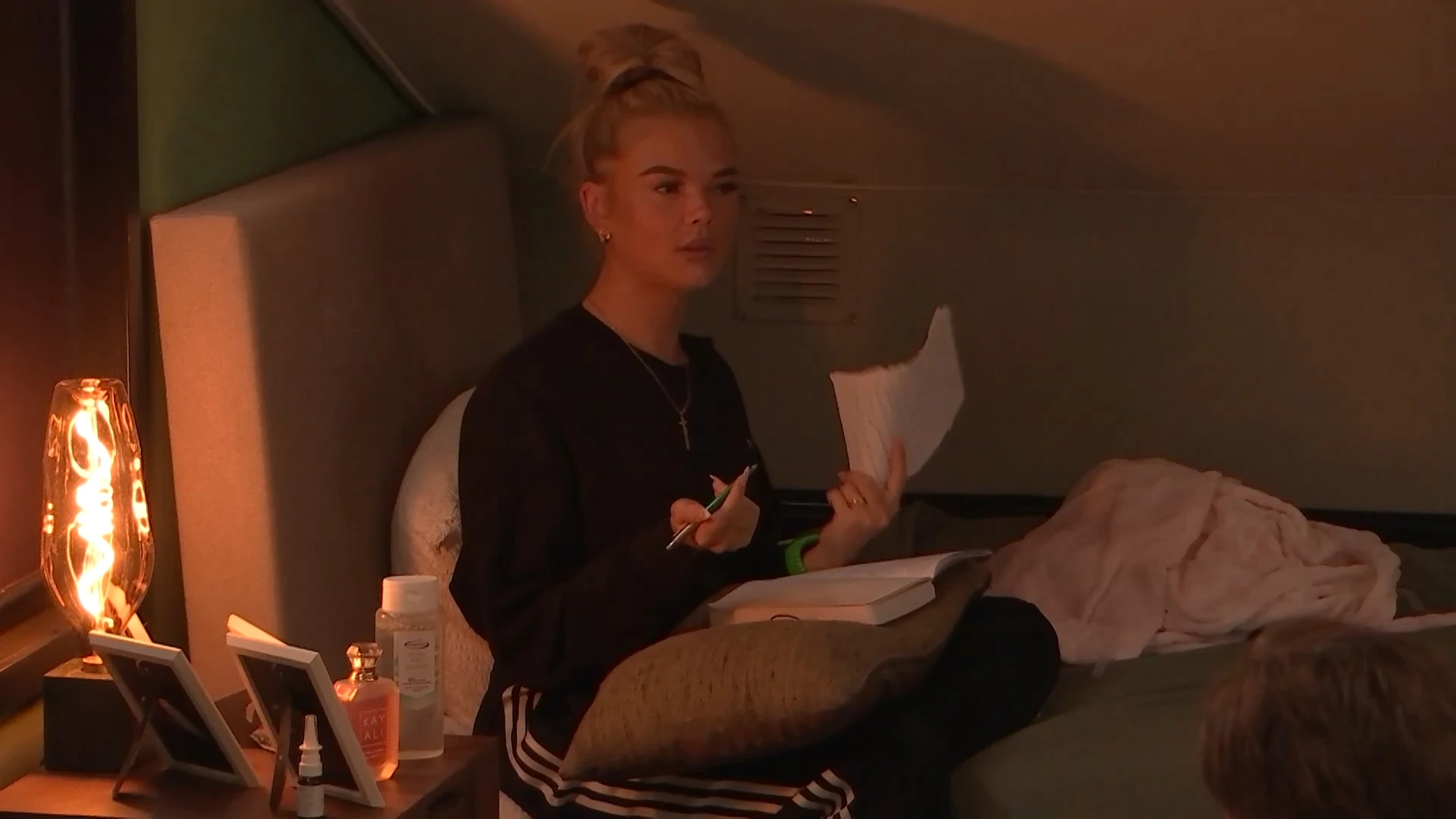 Mercedes emotioneel wanneer iedereen zich met haar bemoeit