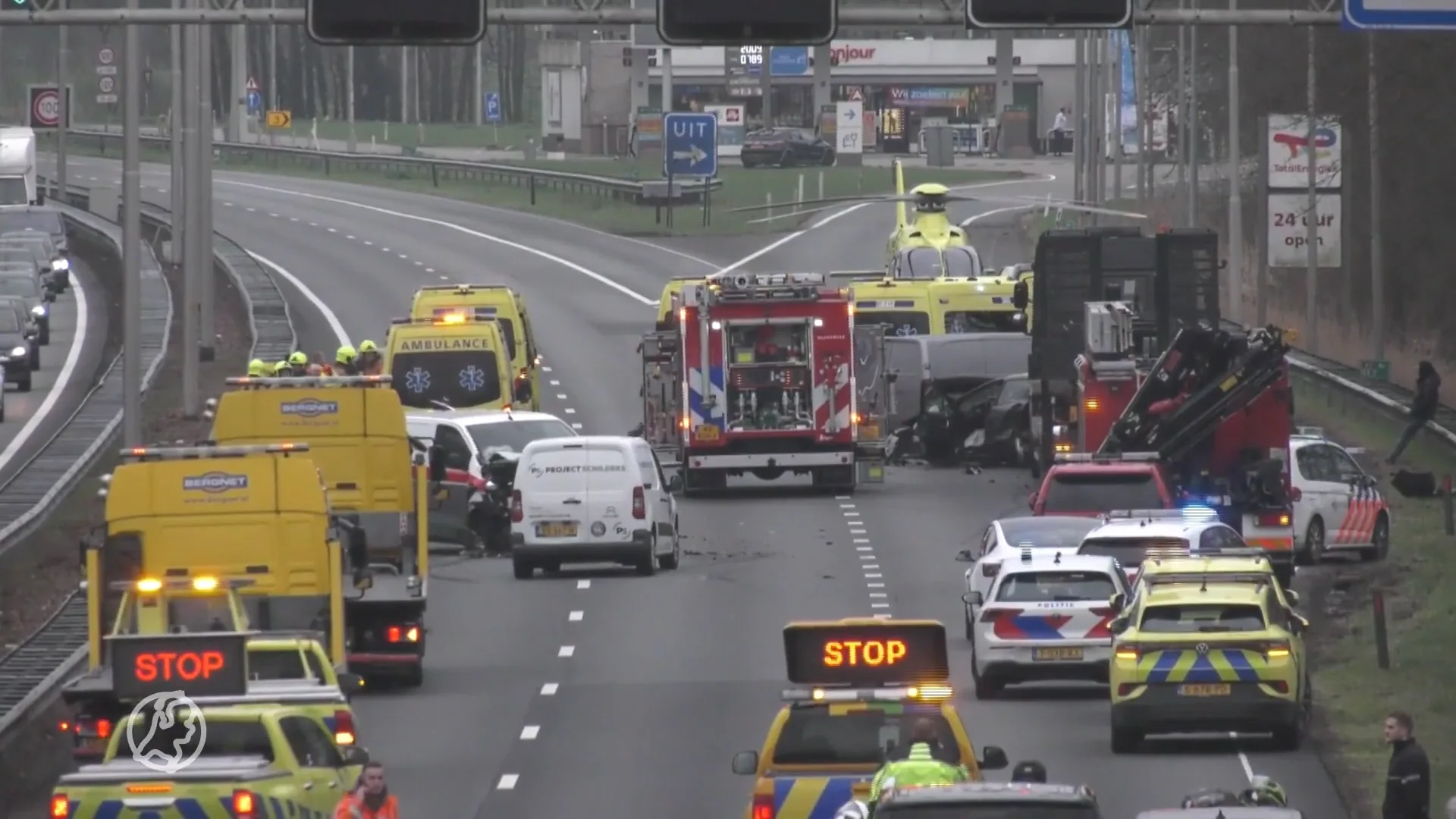 Dode en gewonden bij ongeluk op A1 bij Hoevelaken, snelweg dicht