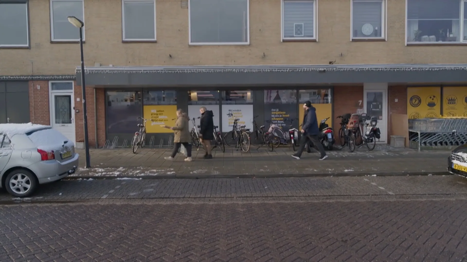 Mathilde gaat verhuizen en krijgt wel hele bekende buren