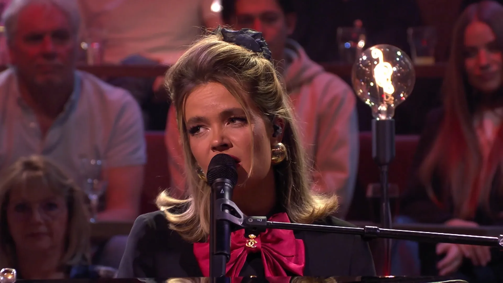 Lo - Could It Be Magic?