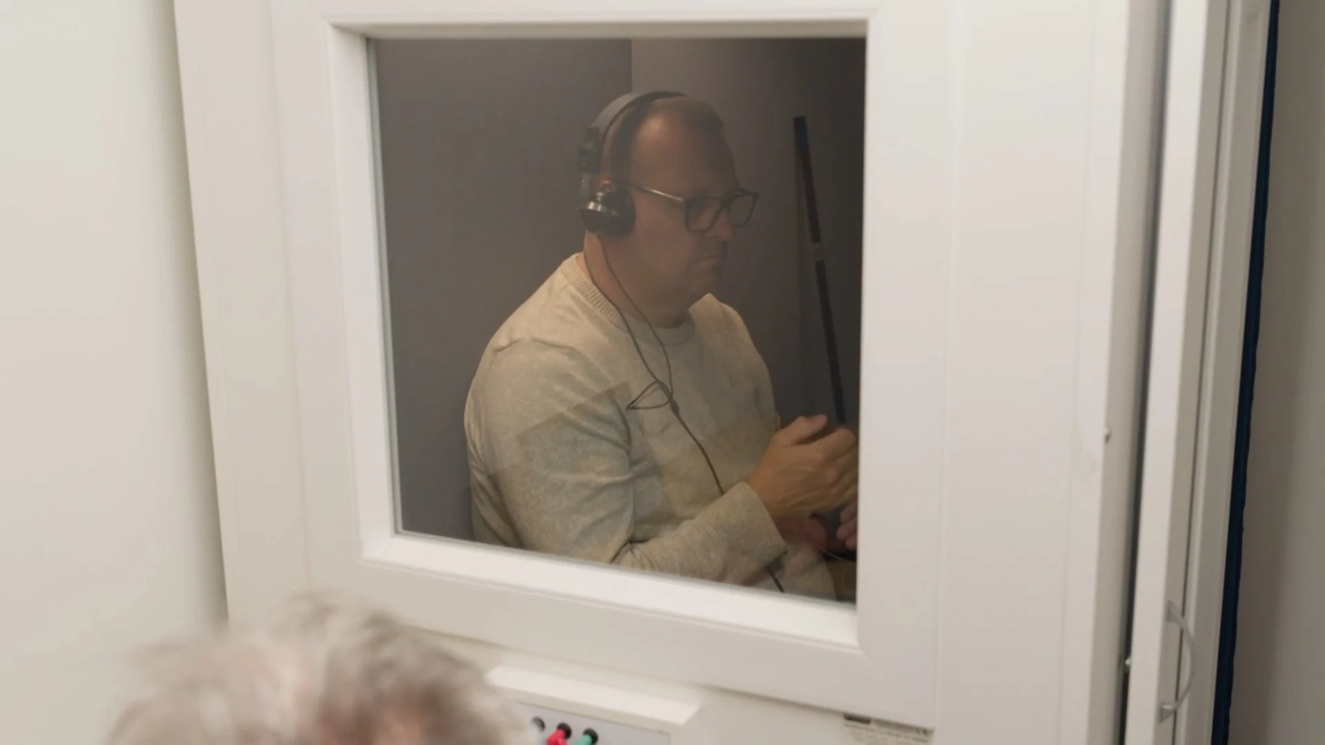 Tony gaat een gehoortest doen