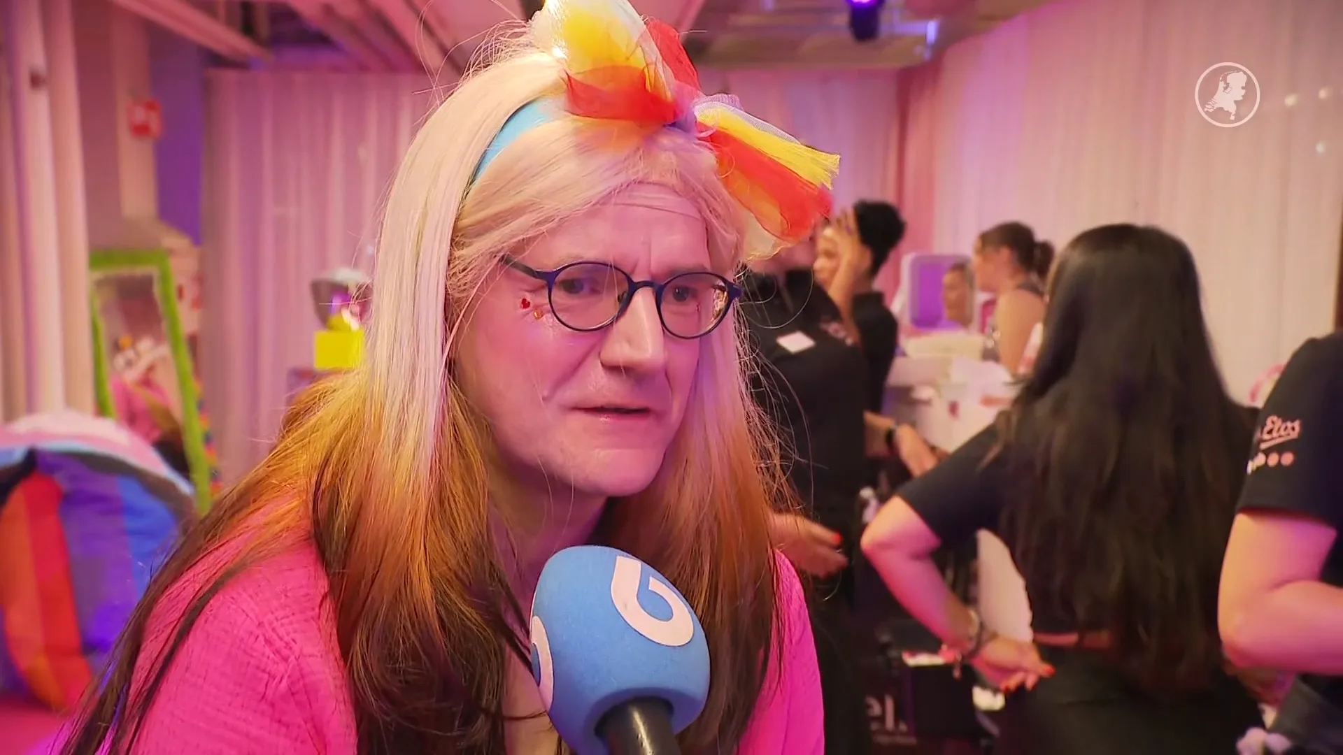 Bezoekers Pride Amsterdam kunnen zich omkleden op het station