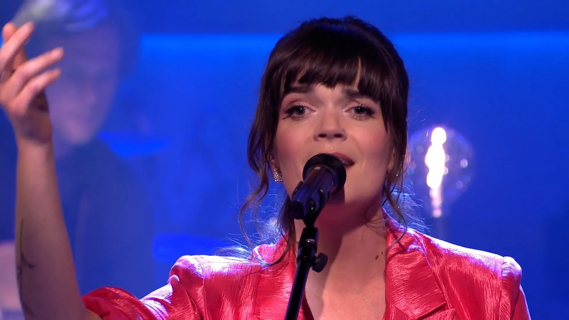 Roosmarijn Tuenter - What About Us