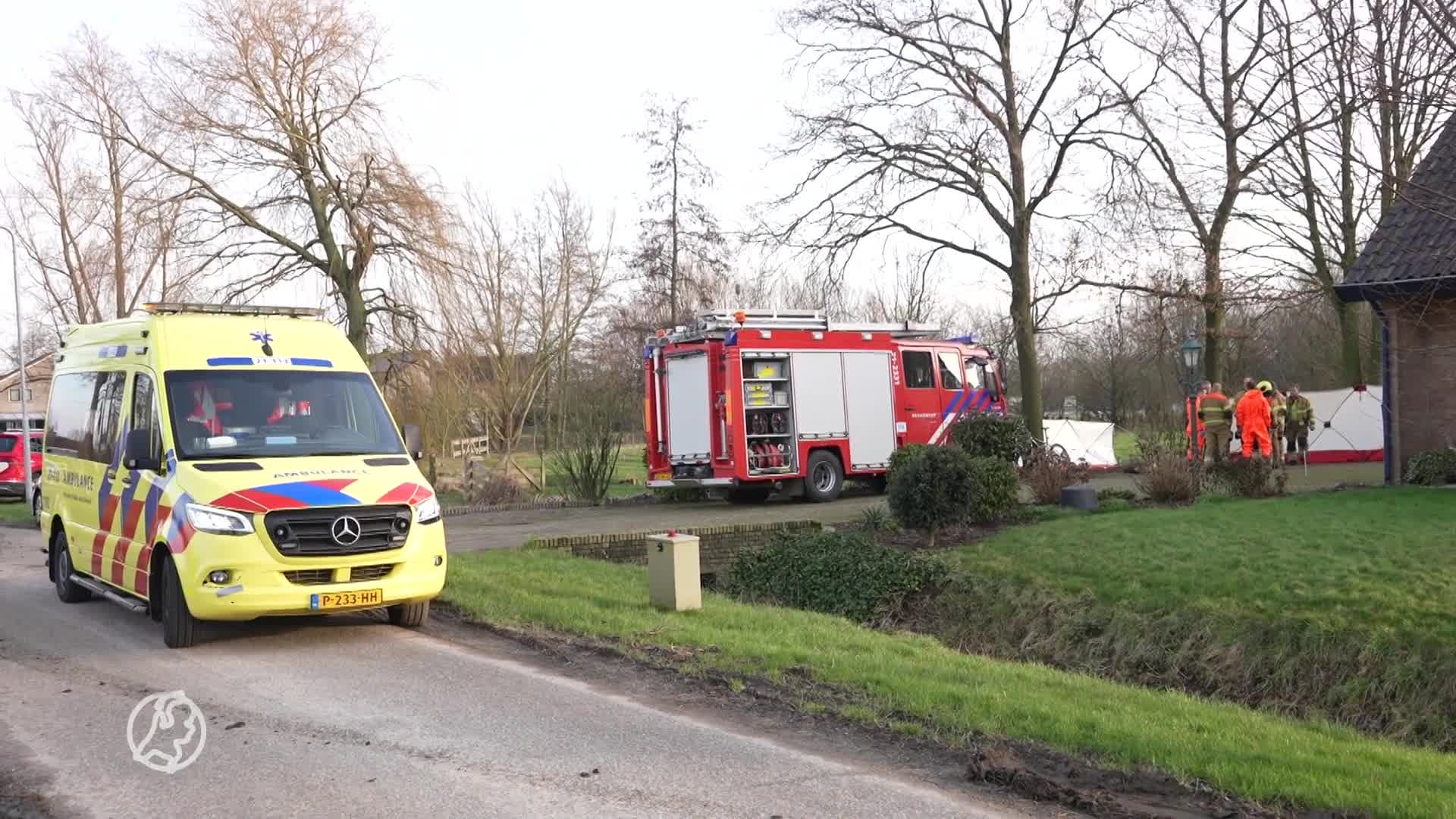 Vrouw in kritieke toestand uit water gehaald