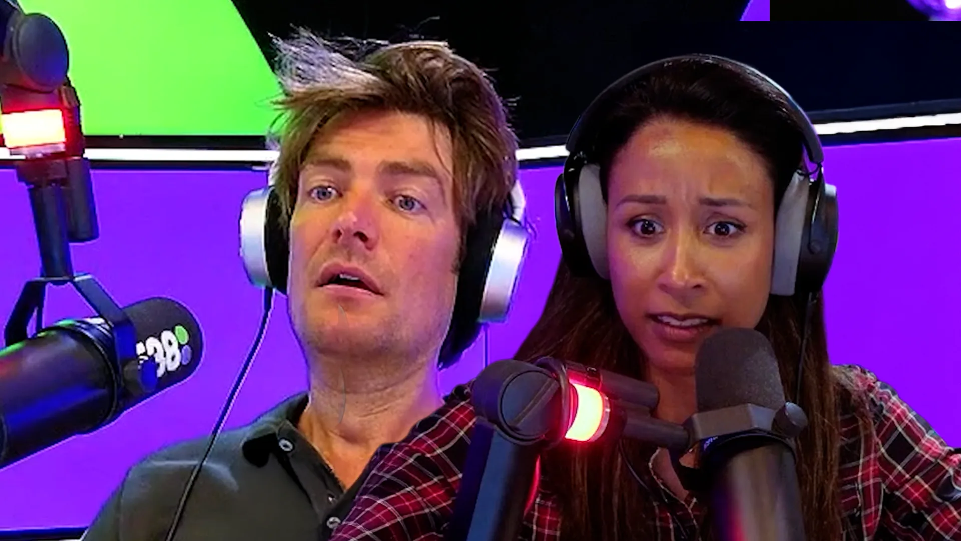 Luisteraar betrapt vrouw met zijn zus?!