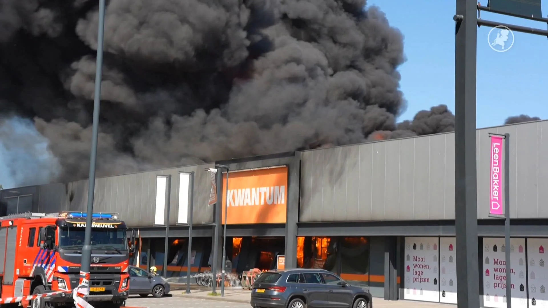 Grote brand op industrieterrein in Waalwijk