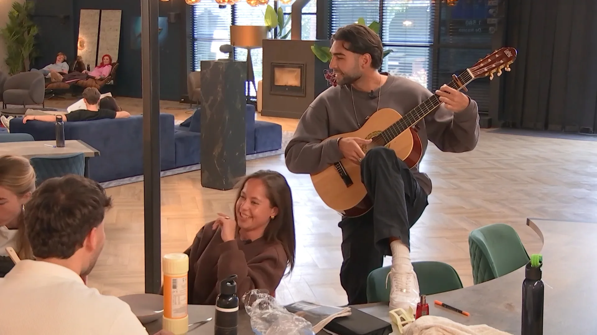 Ricky geeft een serenade