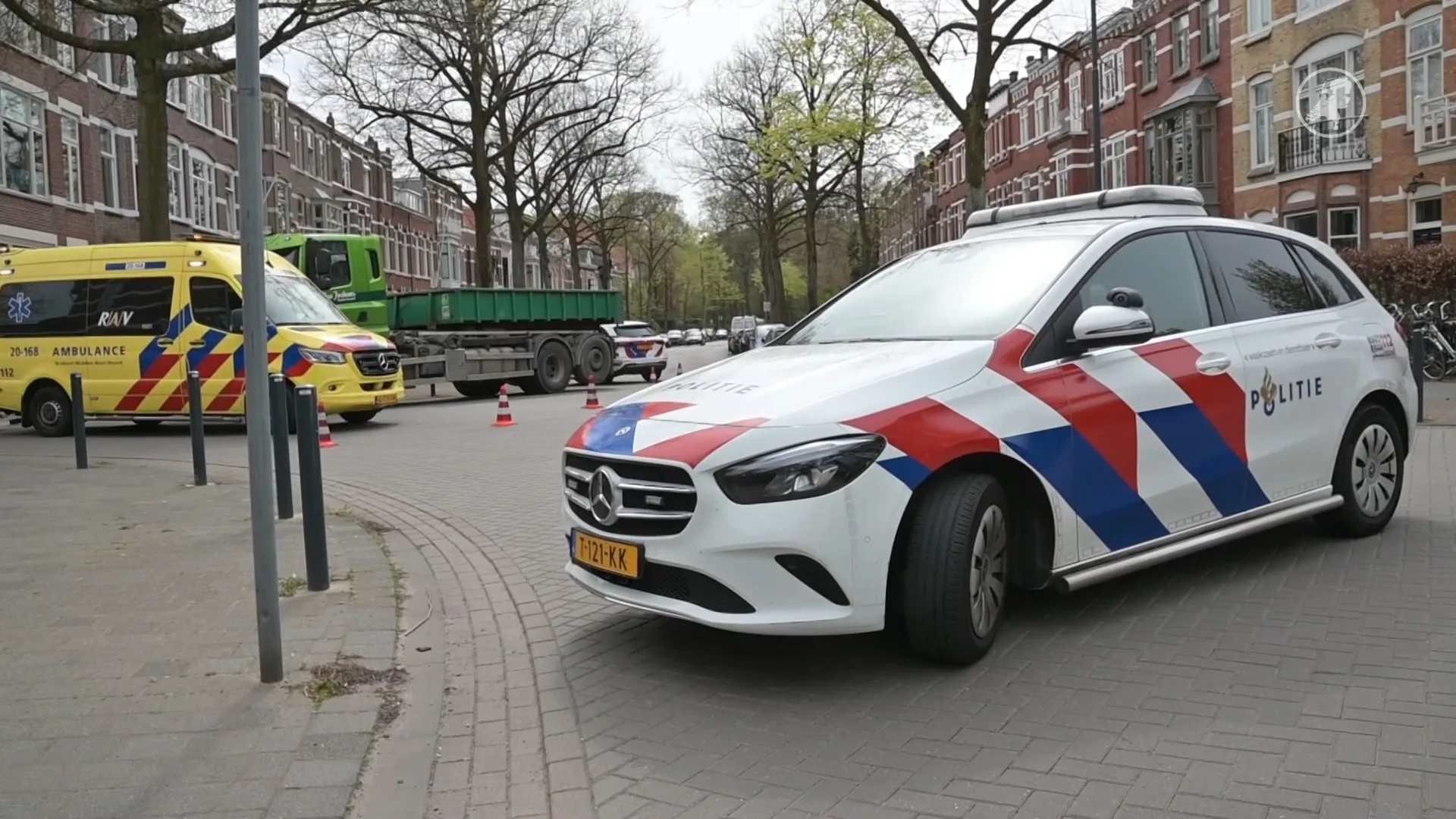 Vrouw zwaargewond bij aanrijding met vrachtwagen in Breda