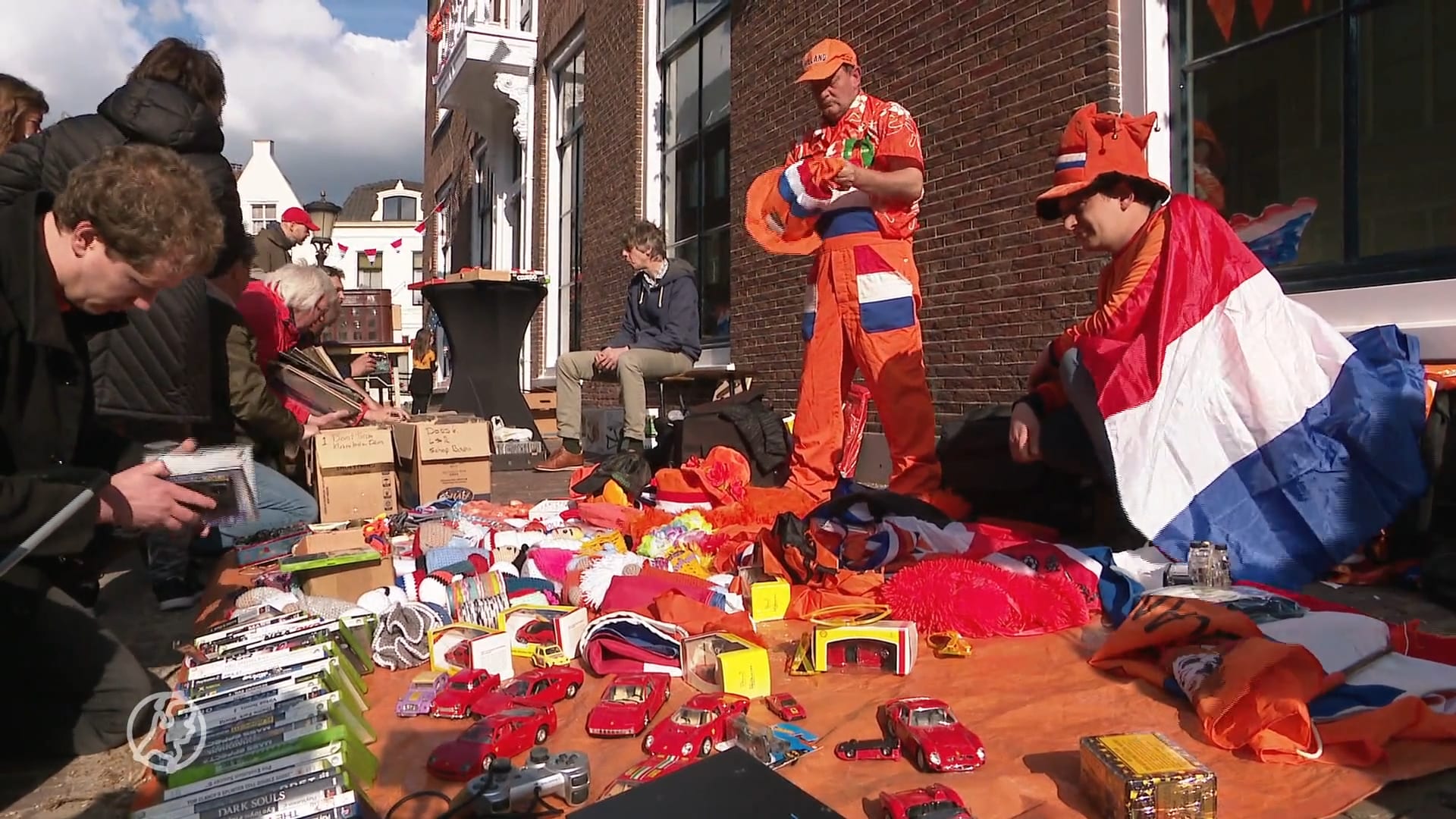 Rijk worden op de vrijmarkt: 'Oude pornoblaadjes leveren zo 50 euro op'