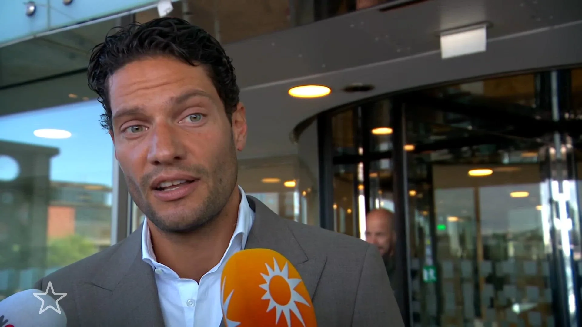 Slachtoffer Naomi schuift aan bij RTL Tonight