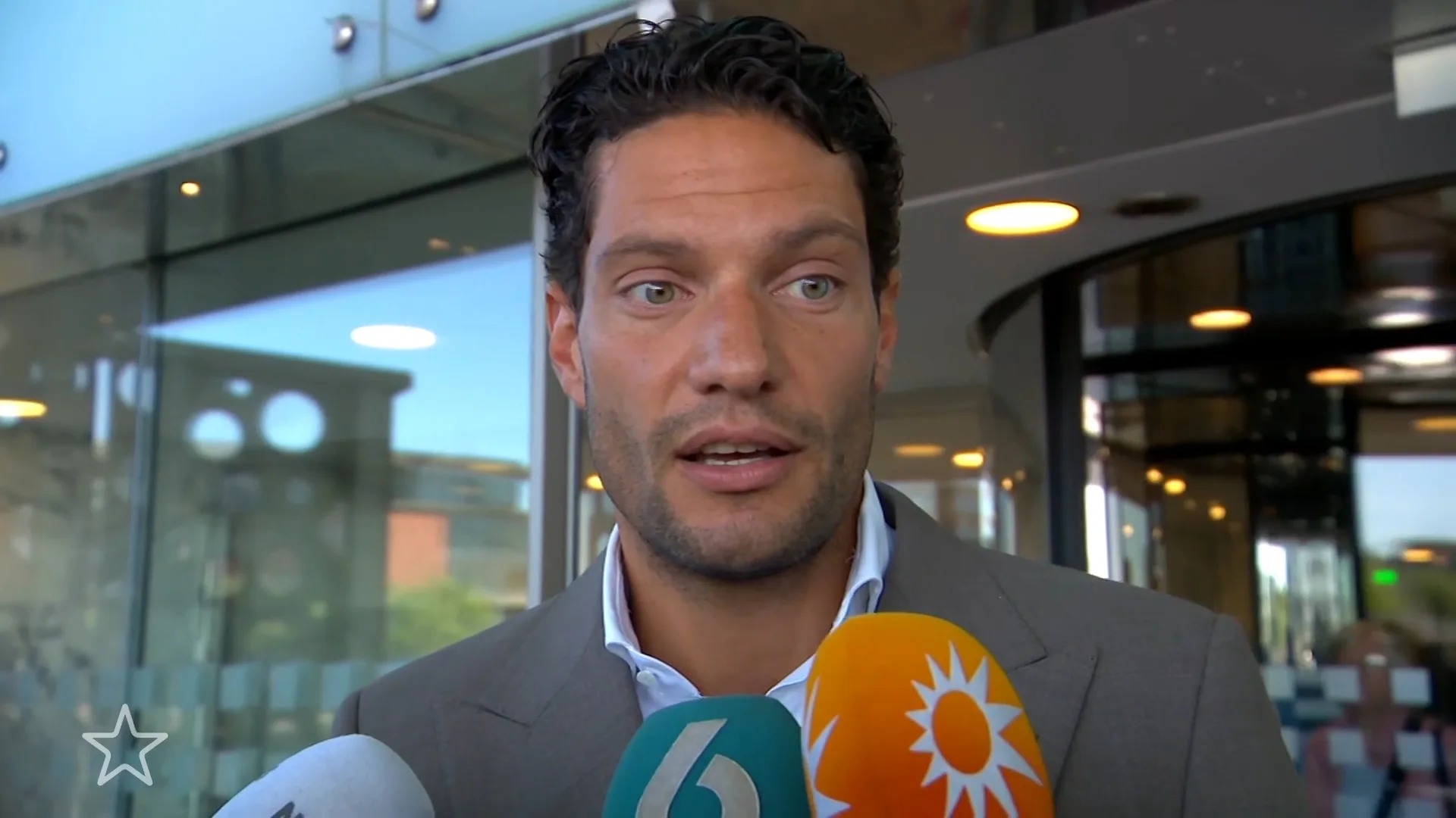Slachtoffer Naomi schuift aan bij RTL Tonight