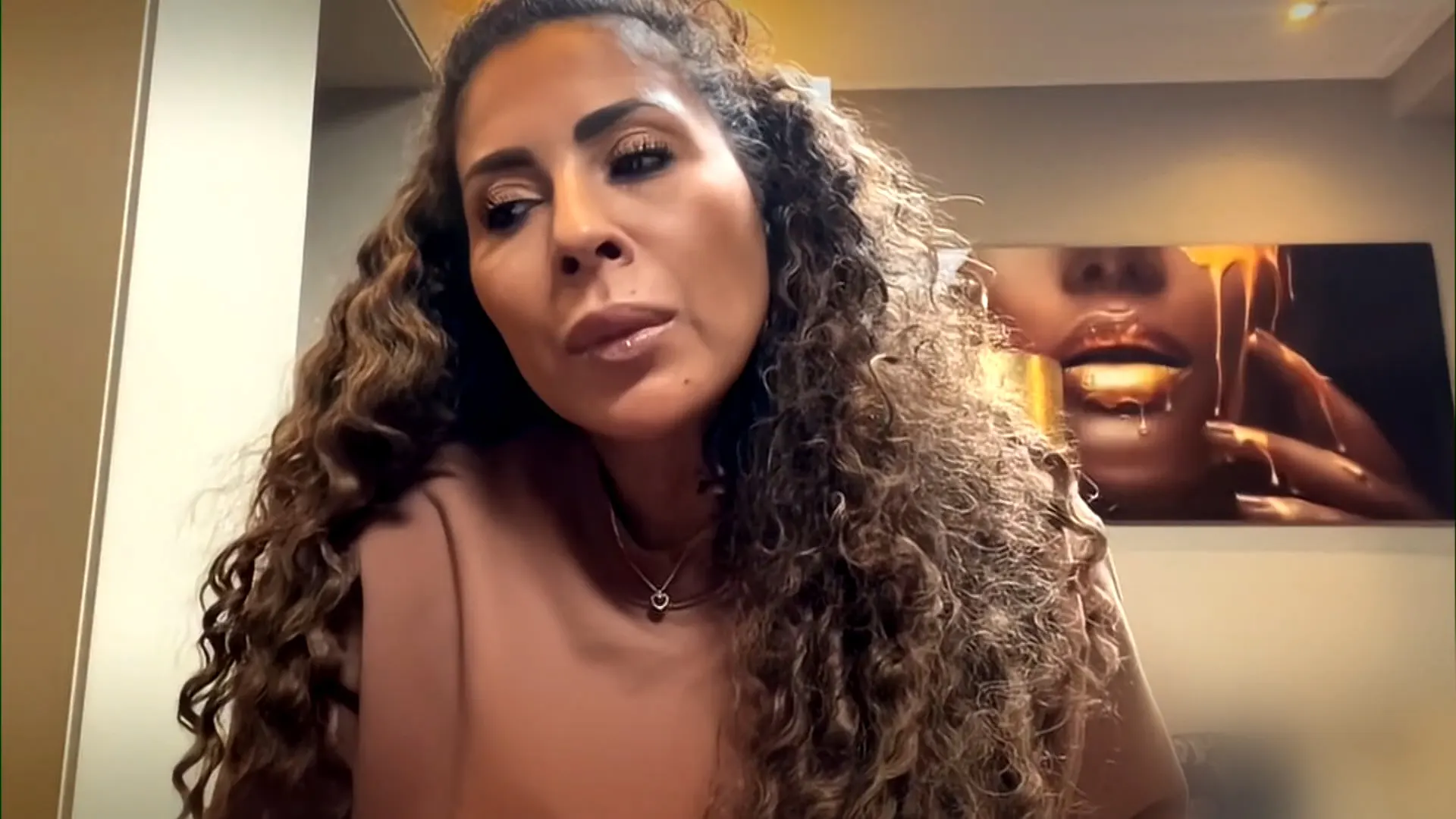 Niama Amhali prijst veerkracht Djamila Celina na inbraak: ‘Ze is een bikkel’
