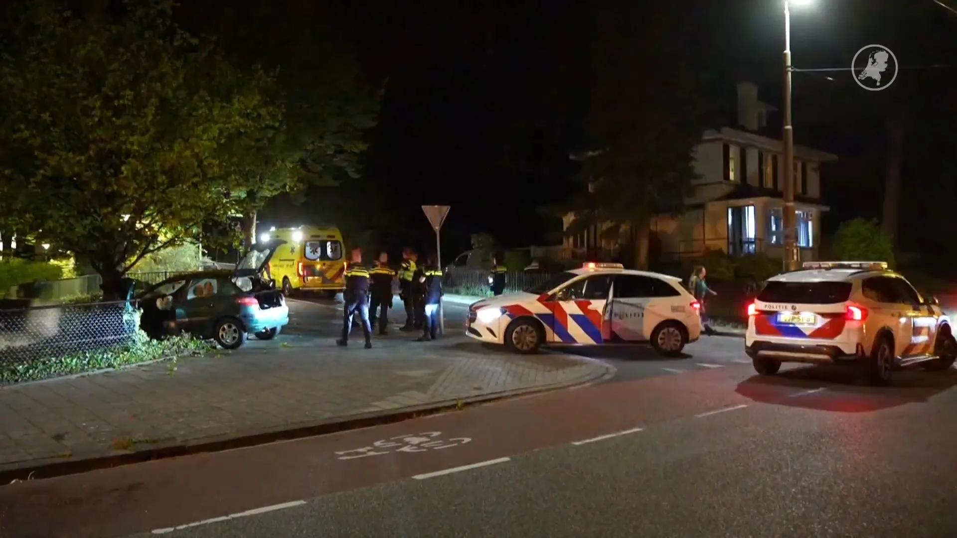 Achtervolging Arnhem eindigt in crash tegen boom, man aangehouden
