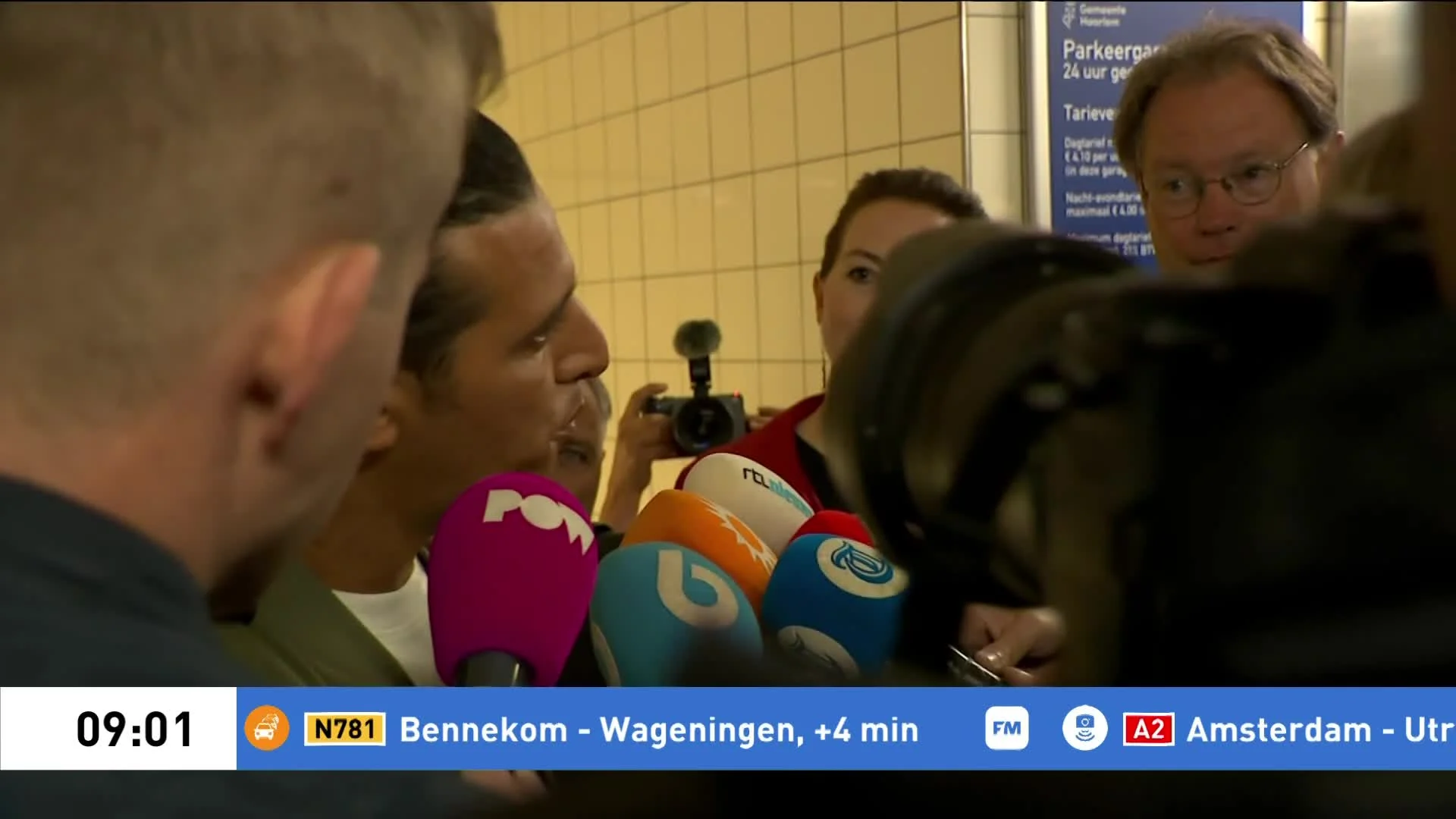 Ali B komt aan bij rechtbank