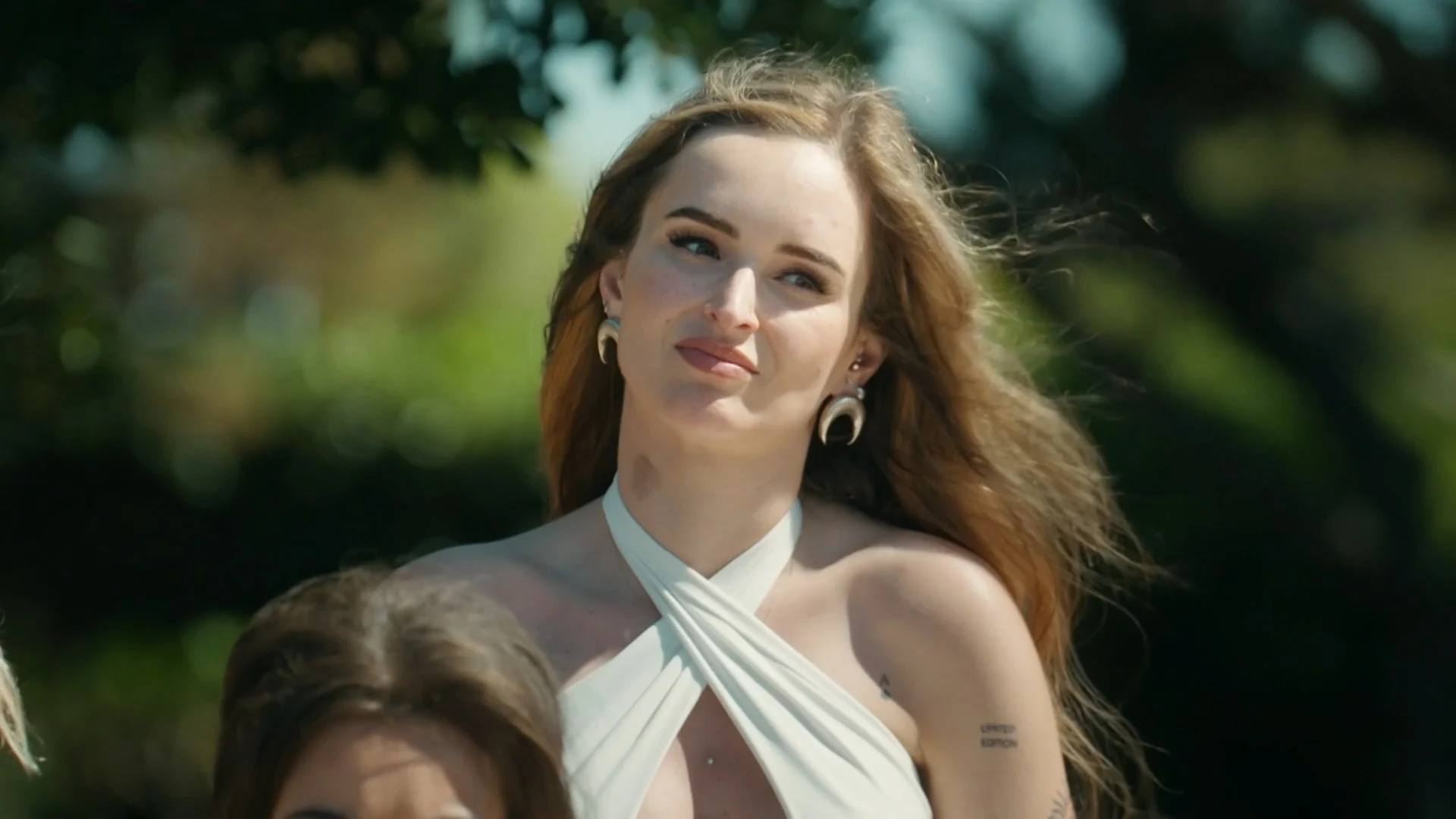 Wie moet er net voor de finale vertrekken?