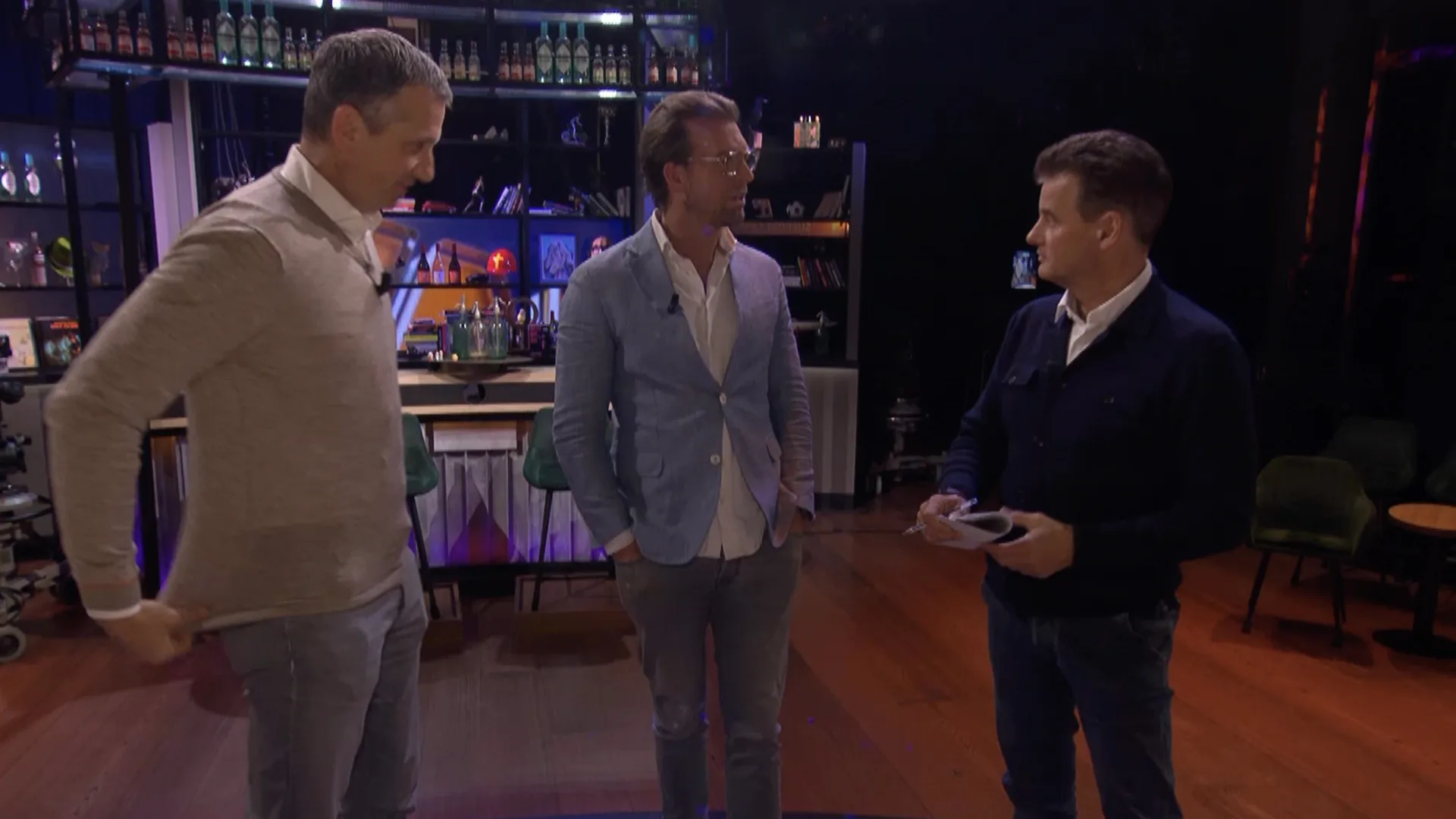 Wilfred Genee verontschuldigt zich In de Wandelgangen bij Rutger Castricum: 'Dat was een grapje, hè?'