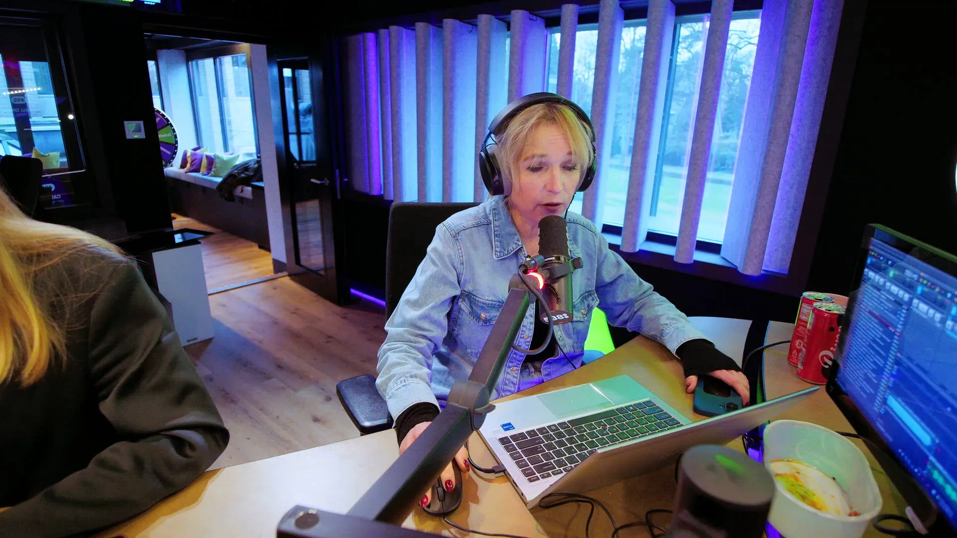 Shorttrackster Xandra Velzeboer pakt goud op de 500 meter!