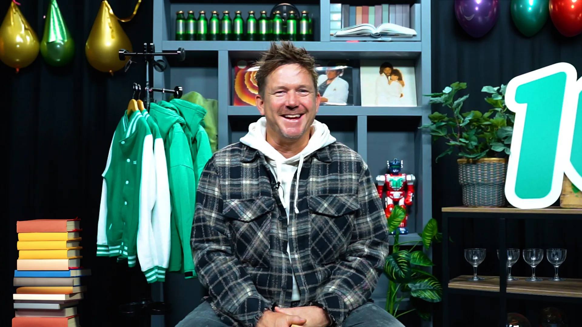 Johnny de Mol waant zich terug in zijn studententijd met deze Top 4000-hit...