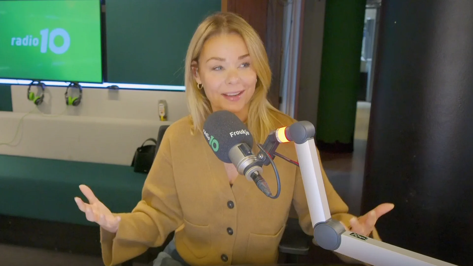 Froukje moest na exit Wie is de Mol? nog maand wachten in hotel: 'Zo ziek van geweest'