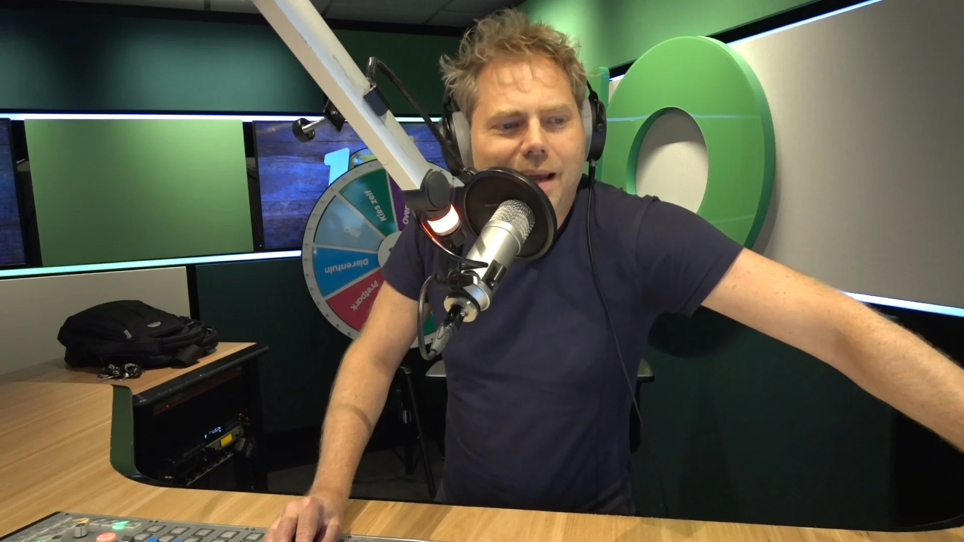 Wat moet je (niet) doen bij turbulentie in het vliegtuig?