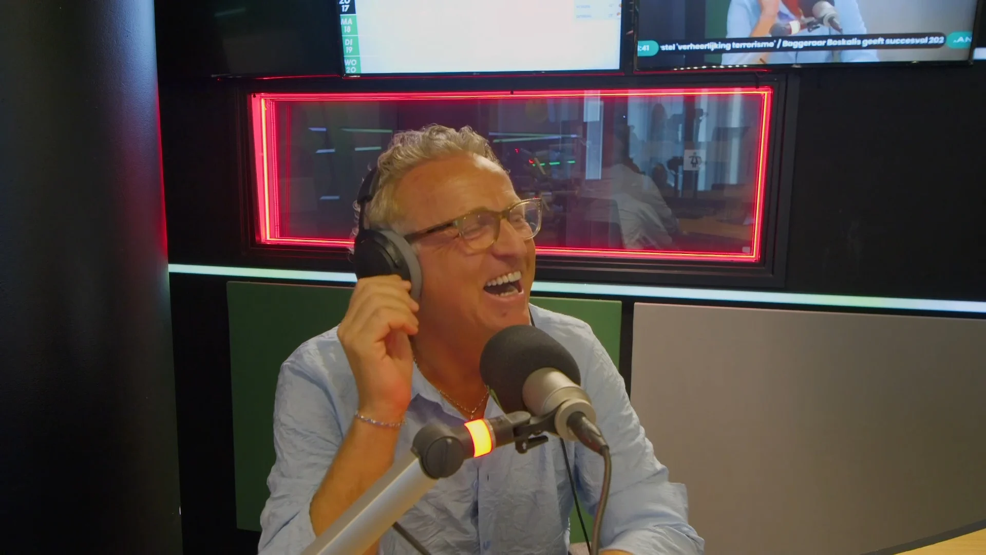 Gordon en Froukje zijn klaar voor de ochtendshow op Radio 10!