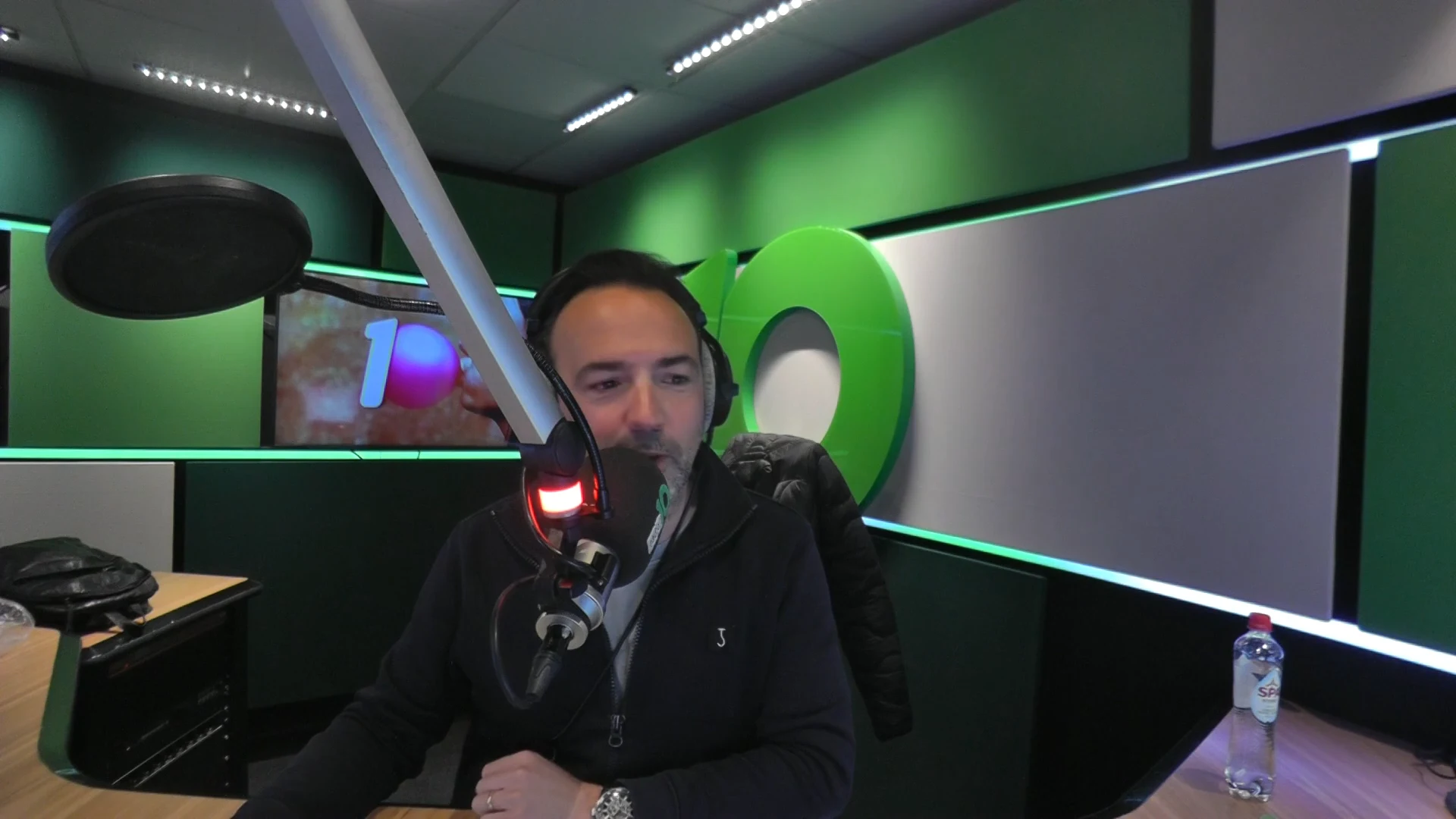 Dit is absurd eng: een nieuwe hit van Depeche Mode door AI!