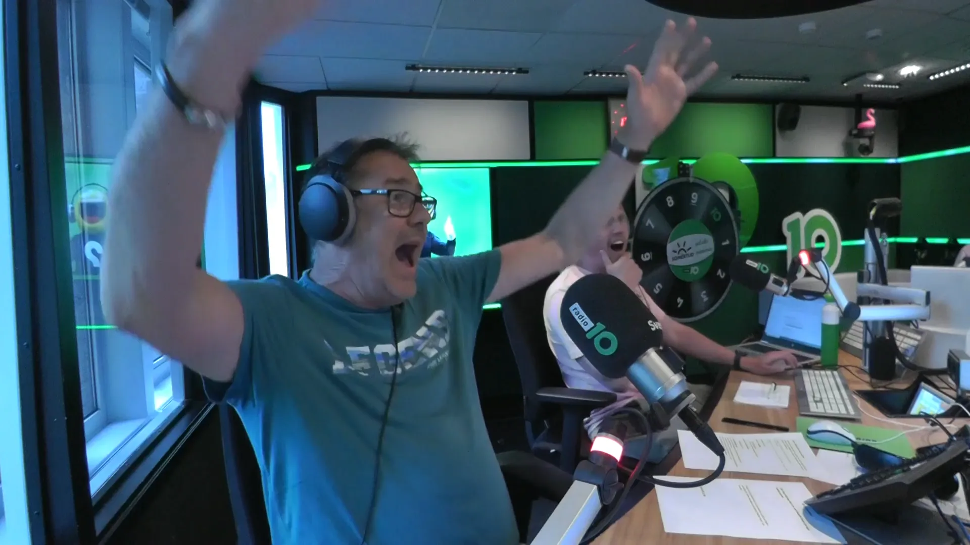 Esmee raadt De Lach van 10!