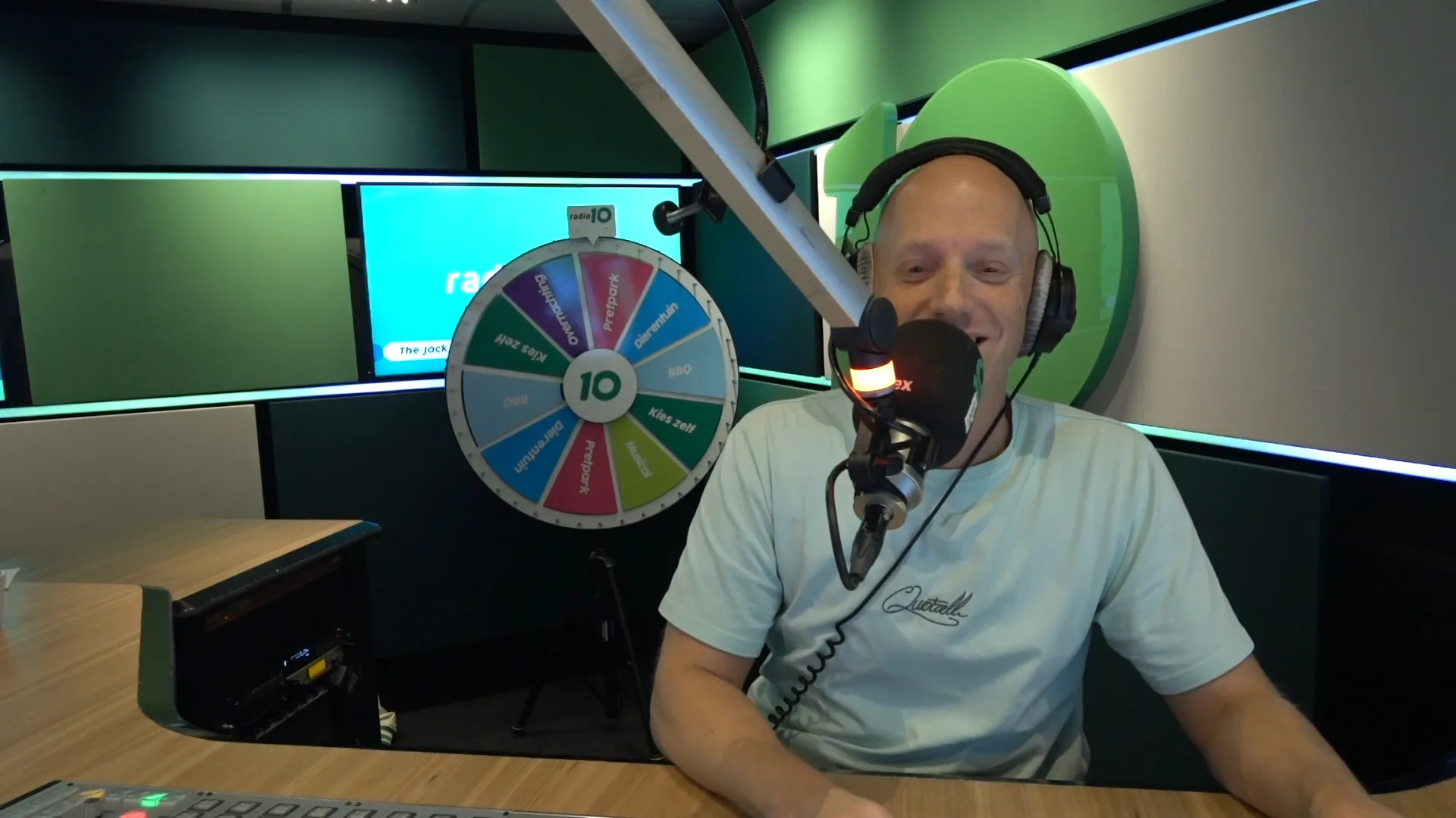 Keert deze iconische tv-serie terug? Mediacriticus Victor Vlam zegt van wel!