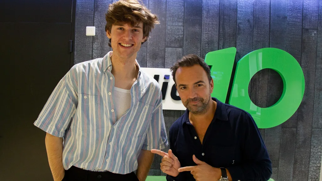 Blanks speelt 'Never Have I Ever' live in Ekdom in de Morgen