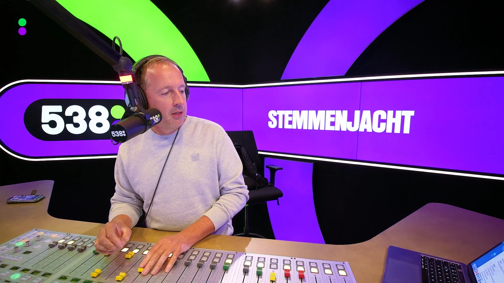 'Timmermans' en 'Wilders' zijn het oneens aan de stamtafel van Evers & co.