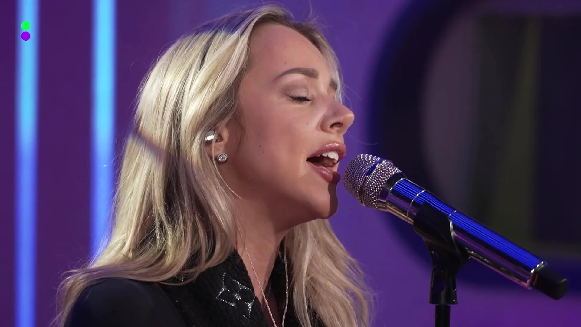 Emma Heesters toont kwetsbare kant in Haat Me