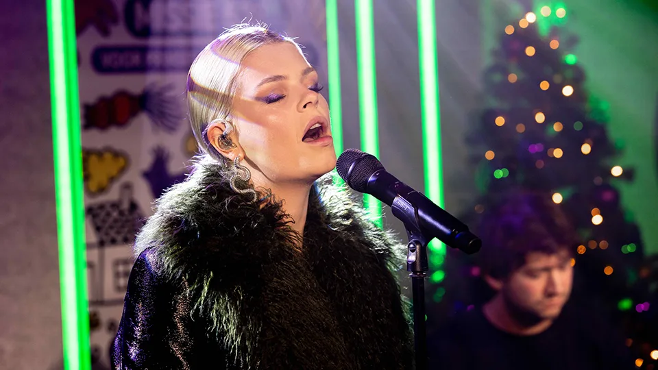 De opening van Missie 538 met Jasmijn en Davina Michelle