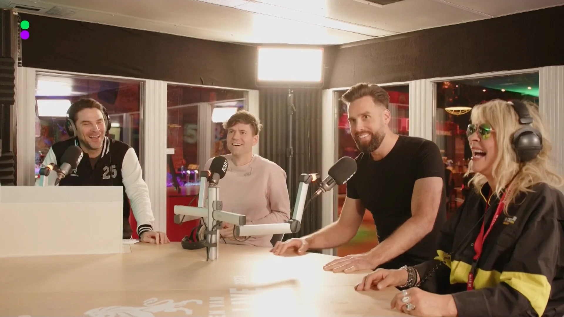 Nick, Simon, Xander en Manuela bij Coen en Sander