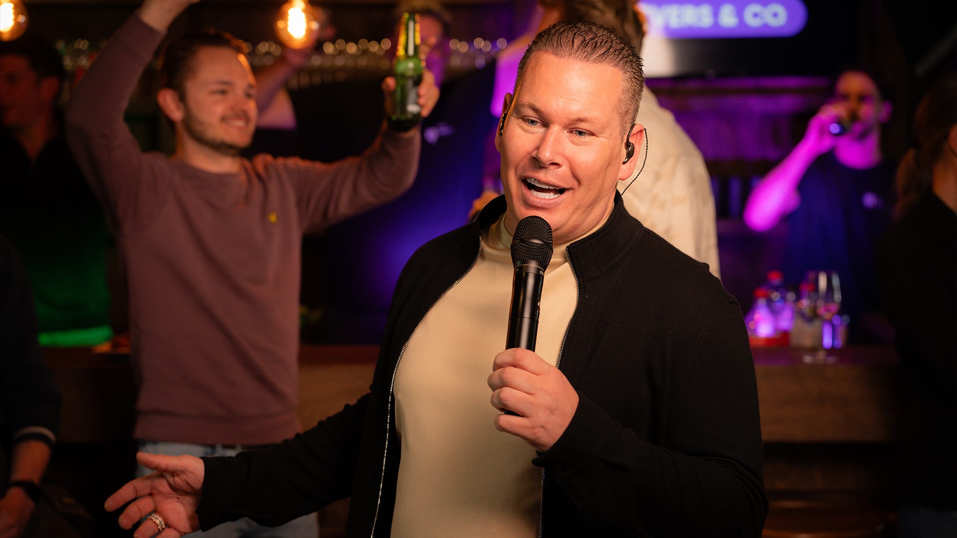 Robert Pater - Gina bij Evers & co.