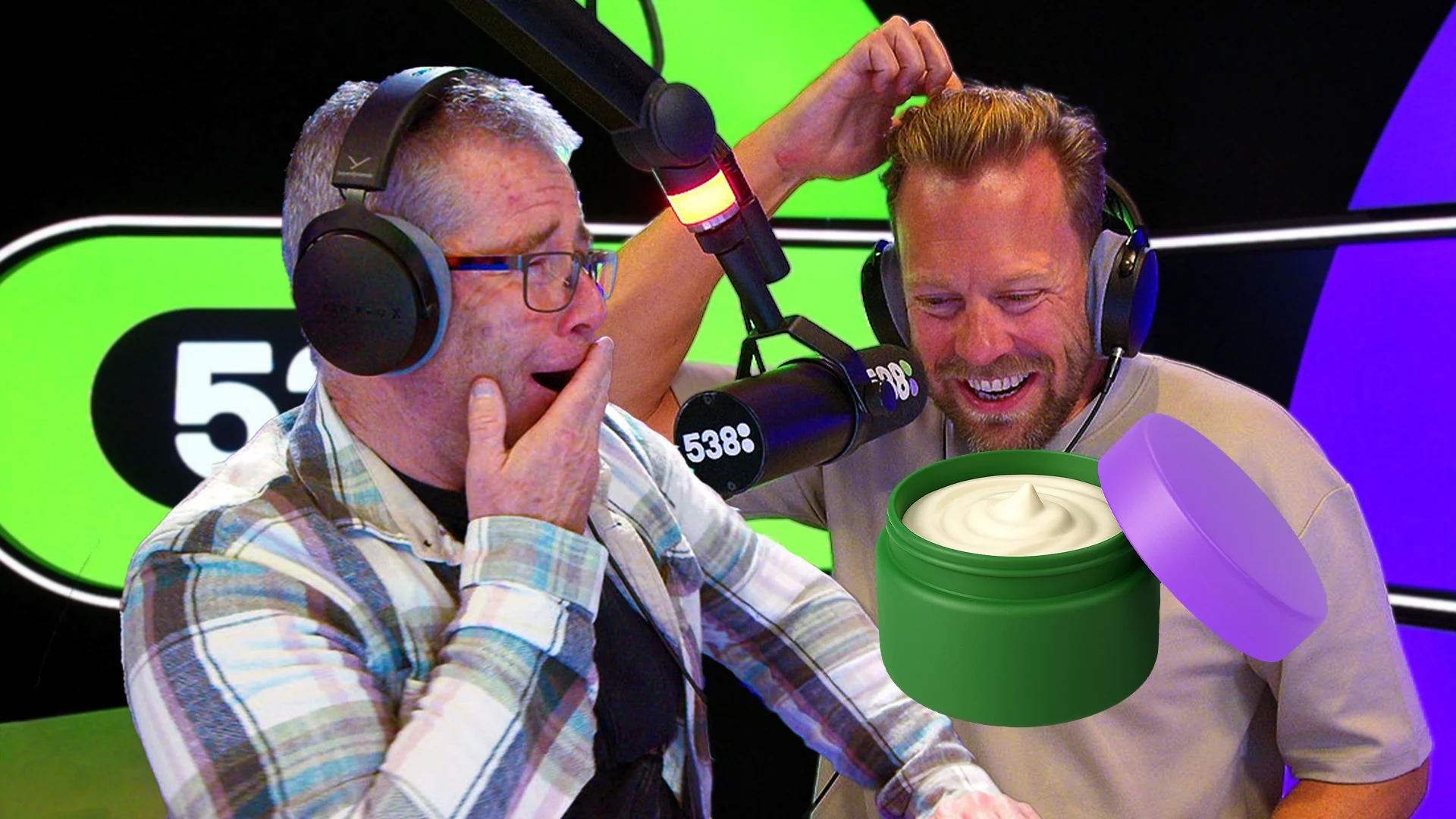 Deze mannen smeren van alles op hun gezicht