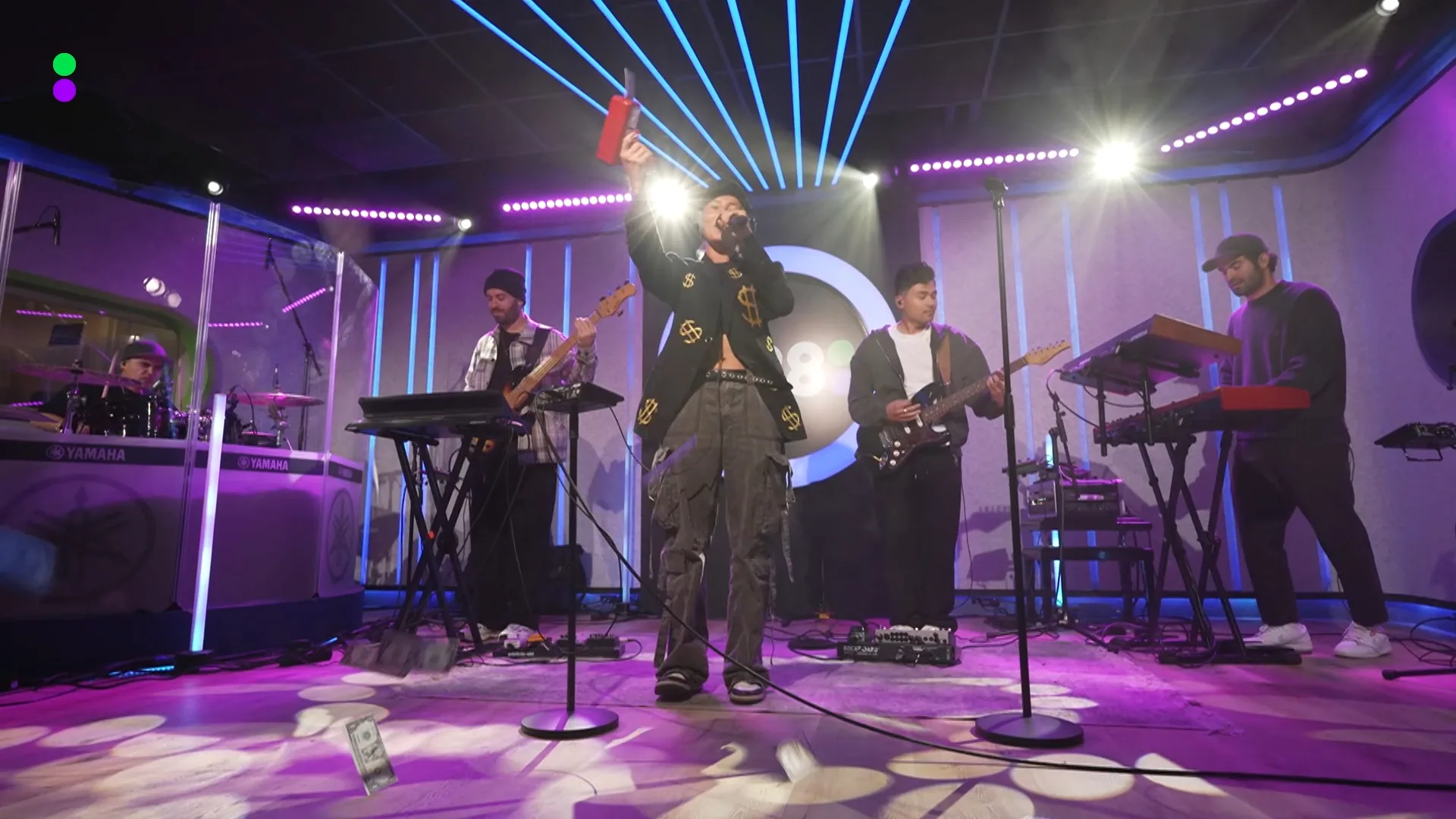 SERA speelt haar nieuwe single Dollar live in De 538 Ochtendshow!