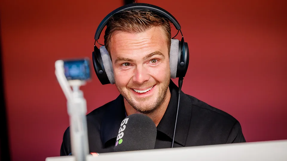 Dit wordt Giedo's eerste vraag aan Max 🏁