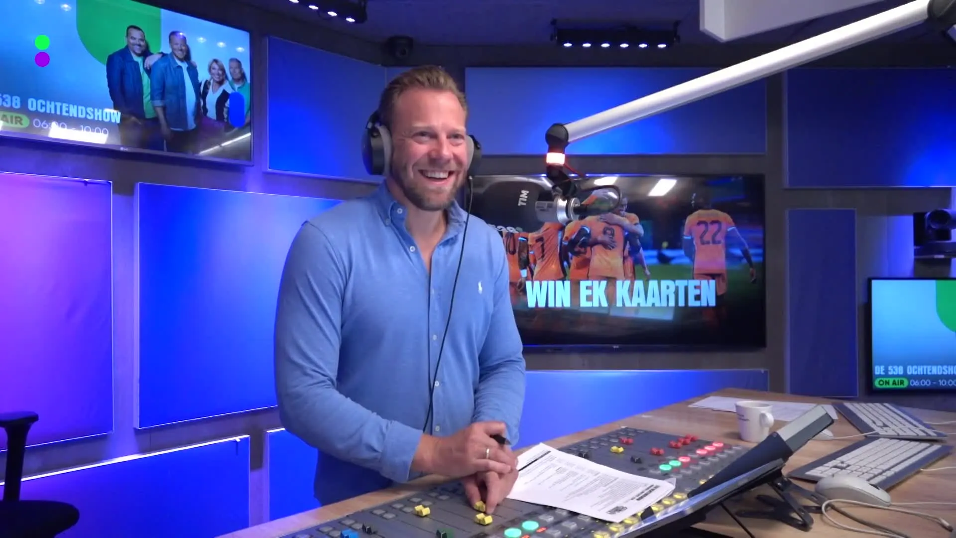 De ezels van scheidsrechter Bas Nijhuis gaan de EK-wedstrijden voorspellen