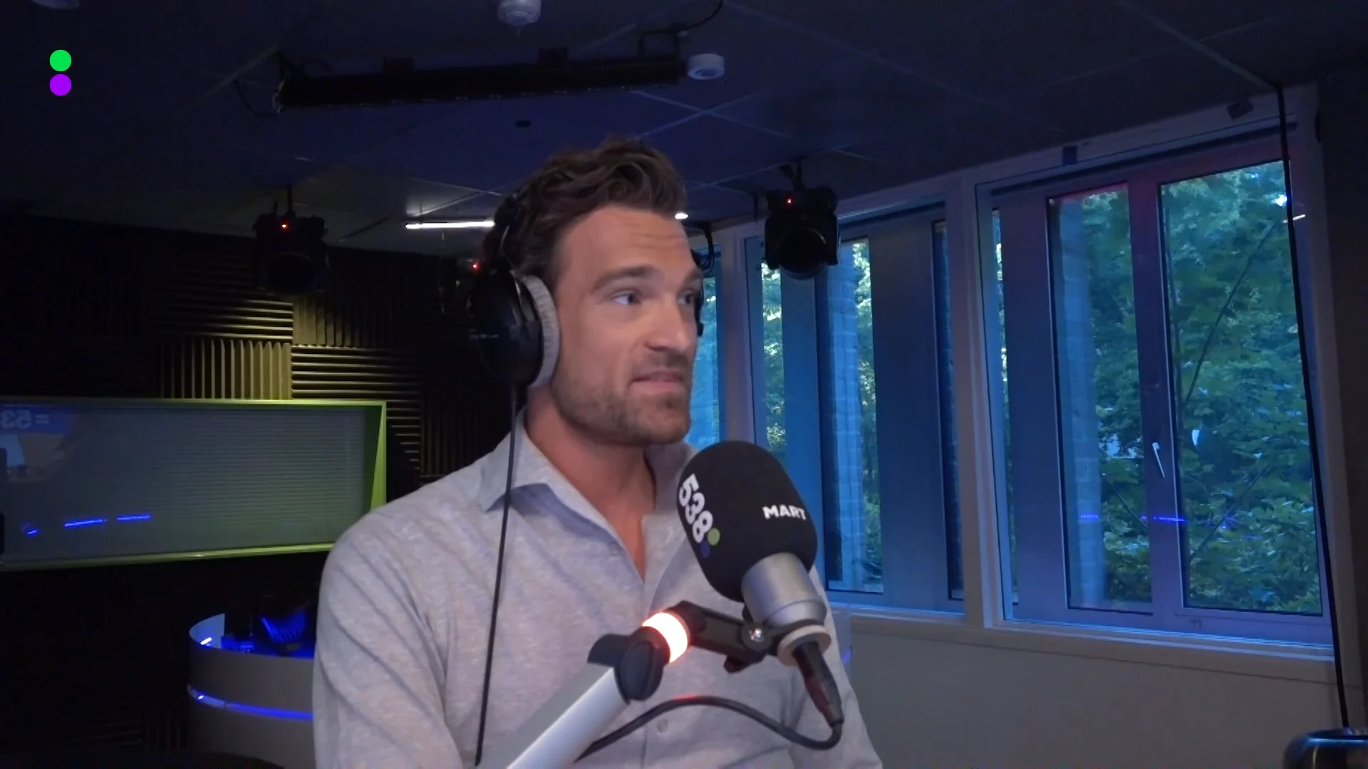 Mart openhartig over pestverleden