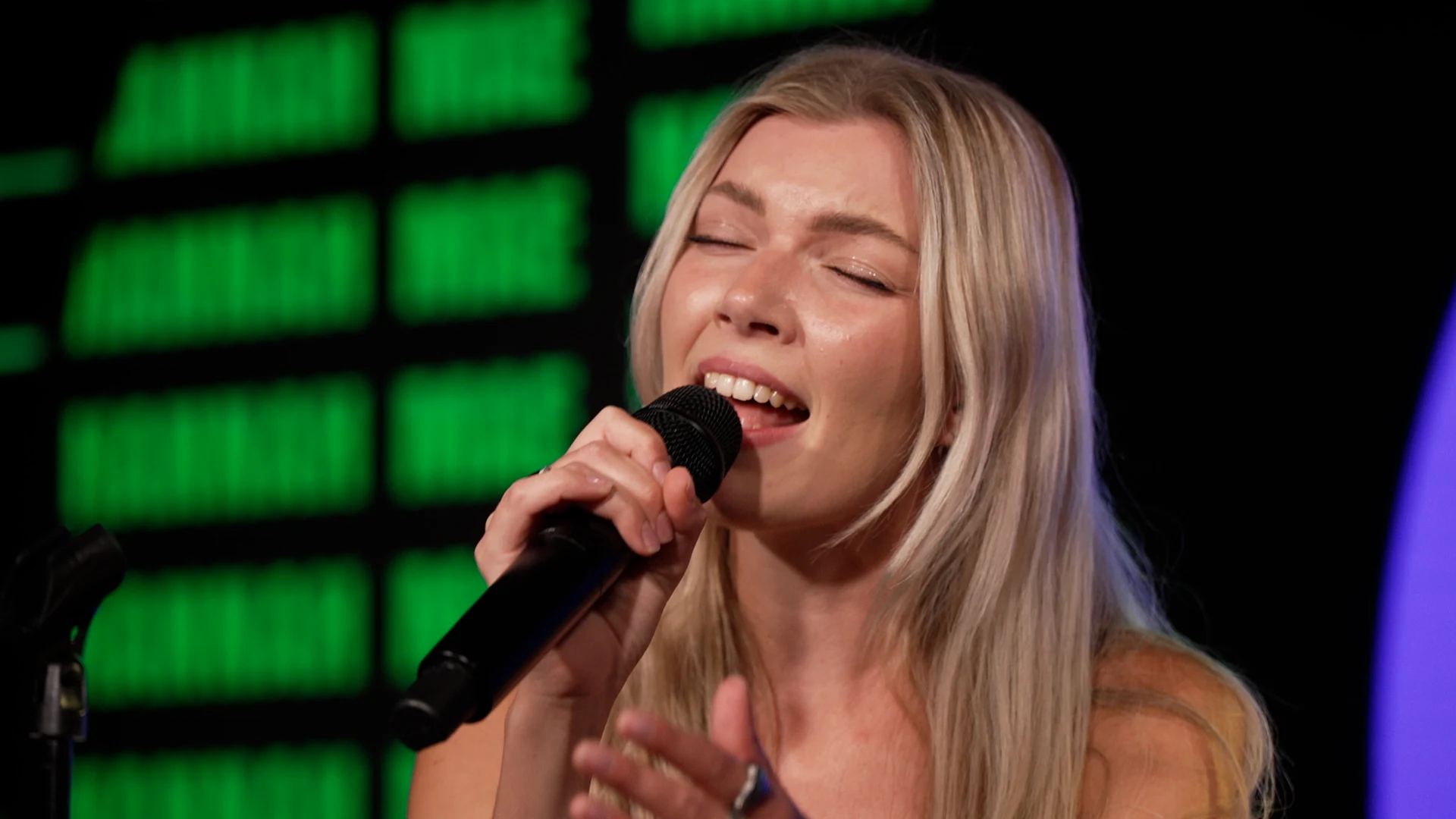 Hannah Mae doet waanzinnige live-versie van Déjà Vu 🤩