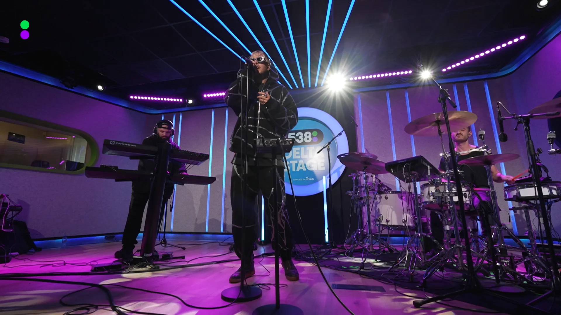 Oscar and the Wolf - Someone Without You