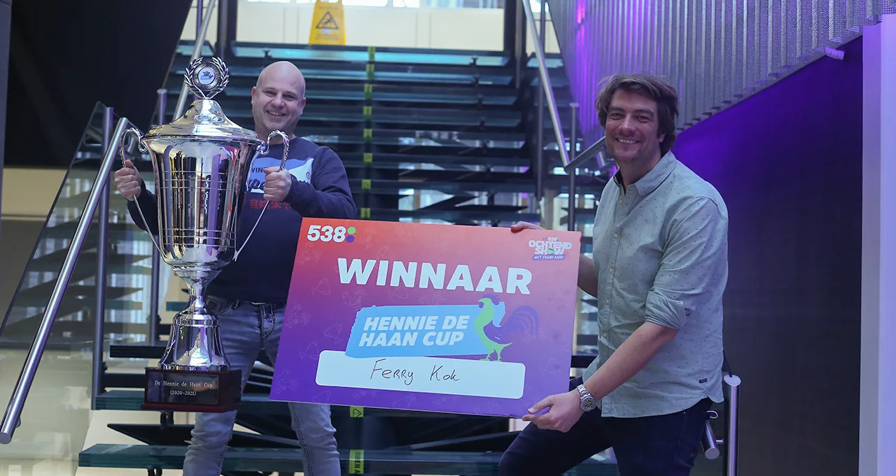 Ferry Kok, die als kok werkt op een ferry, wint de eerste Hennie de Haan Cup!