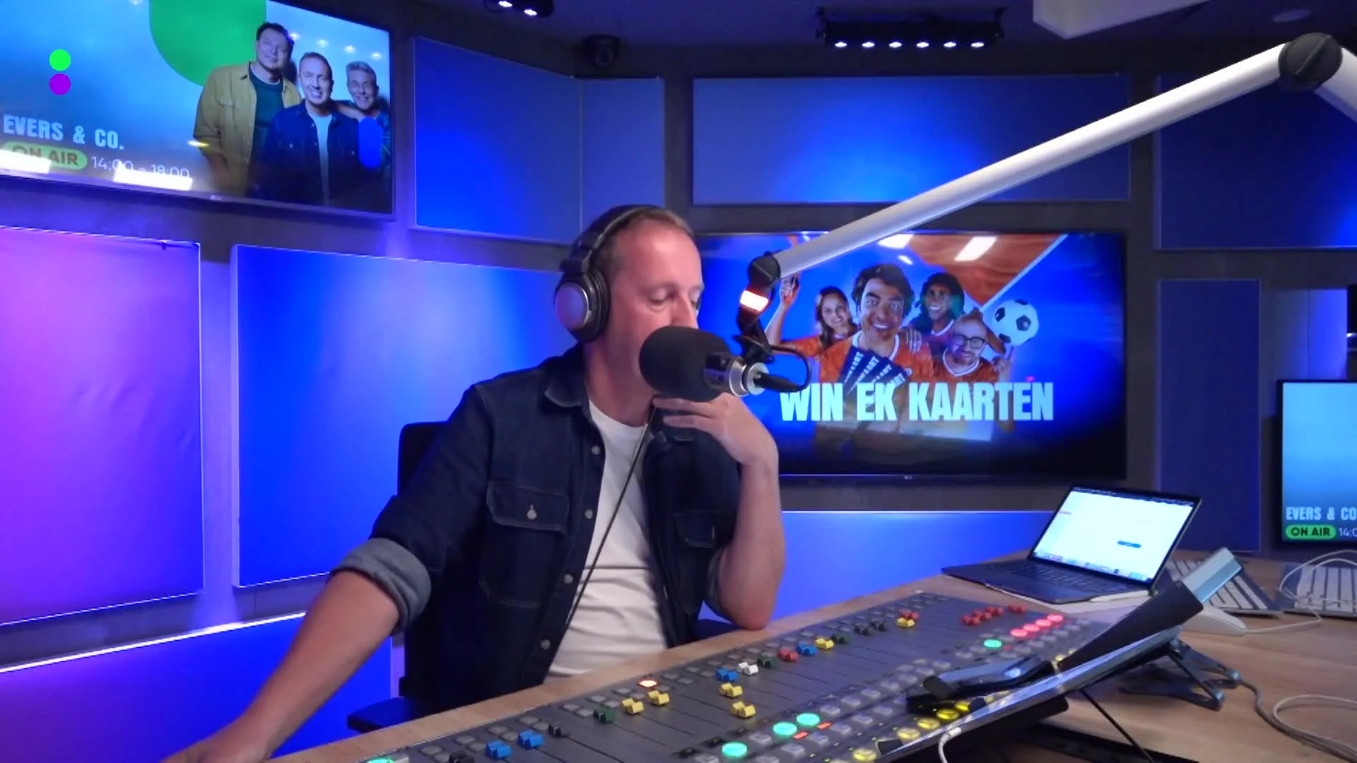 Broertjes De Boer aan de lijn over de uitzwaaiwedstrijd tegen Canada