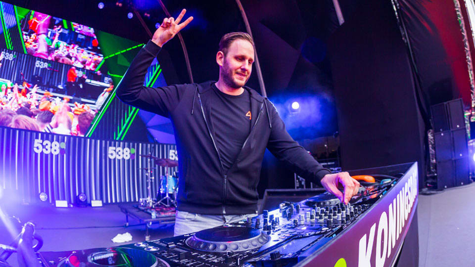 Een speciale 00's Mix van Chris Deluxe!