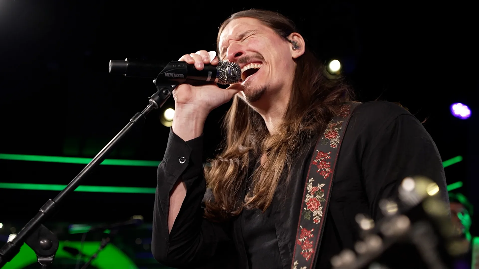 Kensington doet A Moment live bij de showcase in Evers & co.